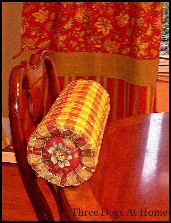 [compactor-dr-curtains-pillow-0661.jpg]