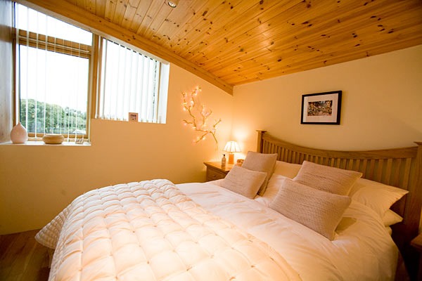 [Hebridean-Earth-House-Isle-of-South-Uist-02%255B2%255D.jpg]