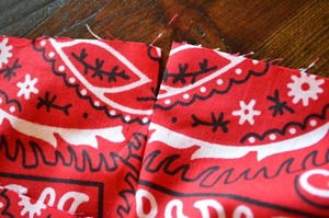 Drawstring Bandanna Backpack Step 19