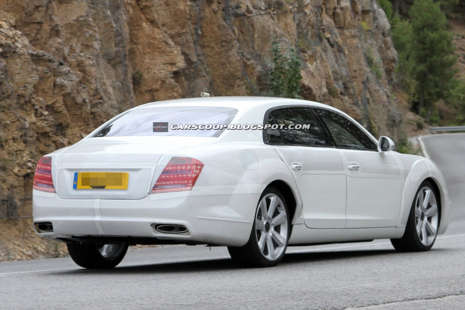 2014-Bentley-Continental-Flying-Spur-6%5B3%5D.jpg
