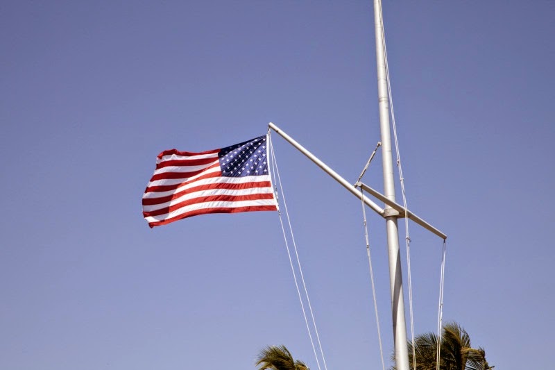 [american-flag-blowing-in-the-wind_medium%255B1%255D%255B2%255D.jpg]