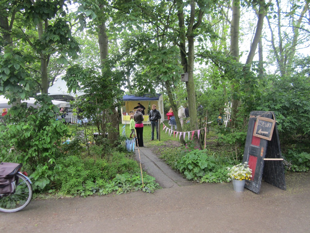 [Feest%25202012%2520031%2520%25282%2529%255B5%255D.jpg]