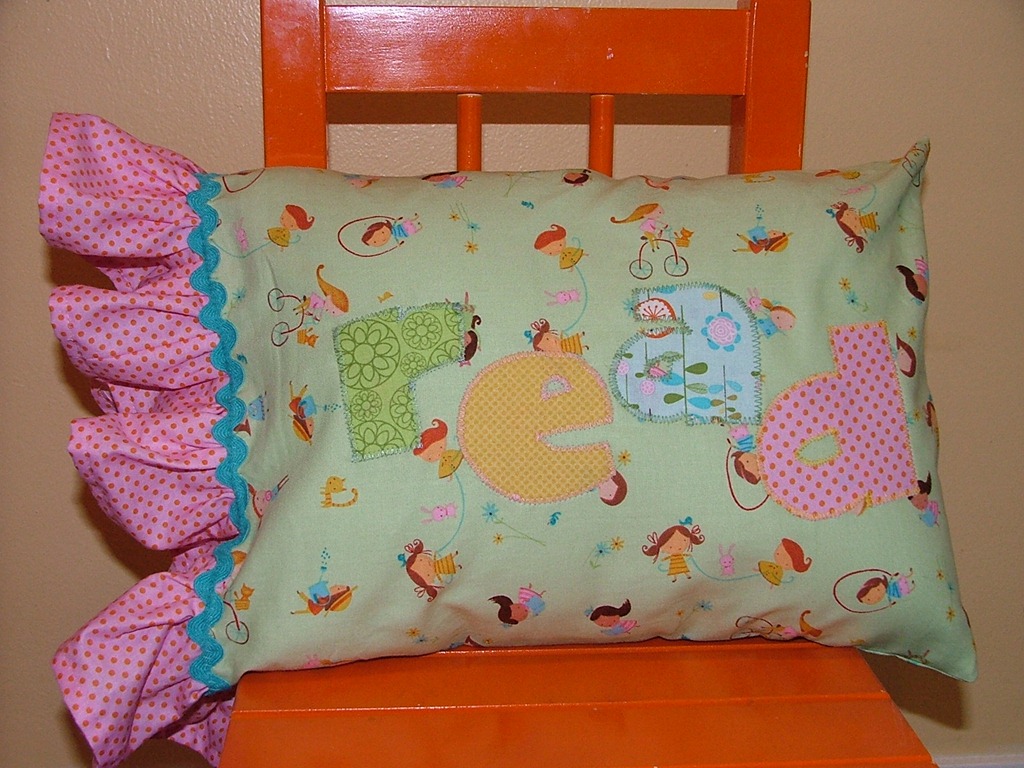 [READ%2520pillow%255B7%255D.jpg]