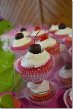Cherry Cupcakes forwhatitsworth-jeannie.blogspot.com/