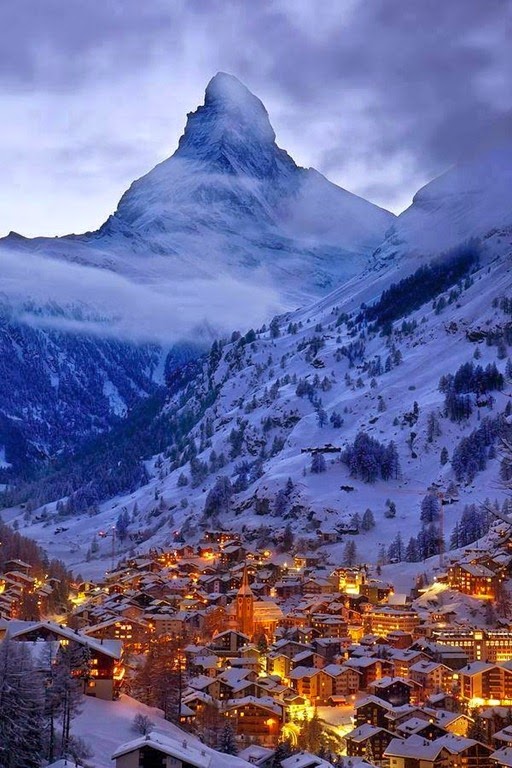 [The-Matterhorn-towers-over-the-village-of-Zermatt-in-the-Swiss-alps%255B6%255D.jpg]