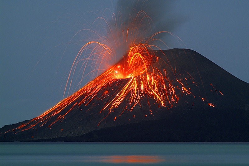 [krakatau-strombolian-mf8663%255B5%255D.jpg]