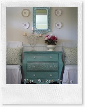 fleamarkettrixie_lr_hall_thumb[7]