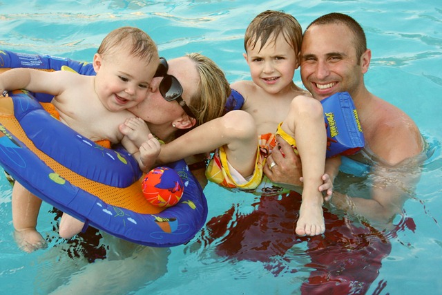 [Slickpaw%2527s%2520Pool%2520and%25204th%2520031%255B5%255D.jpg]