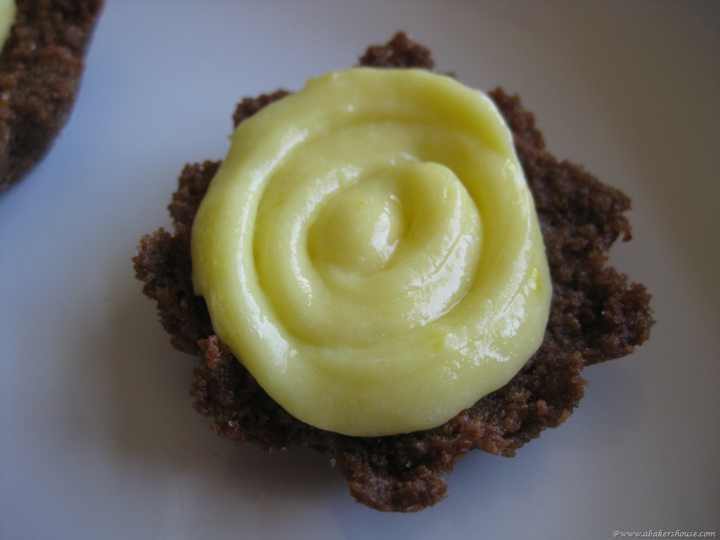 [lemon%2520curd%2520on%2520ginger%2520crusts%255B7%255D.jpg]