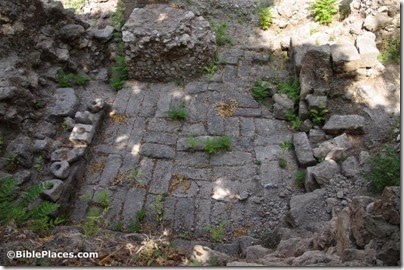 Sidon, College site Late Bronze underground cella, adr1307138864