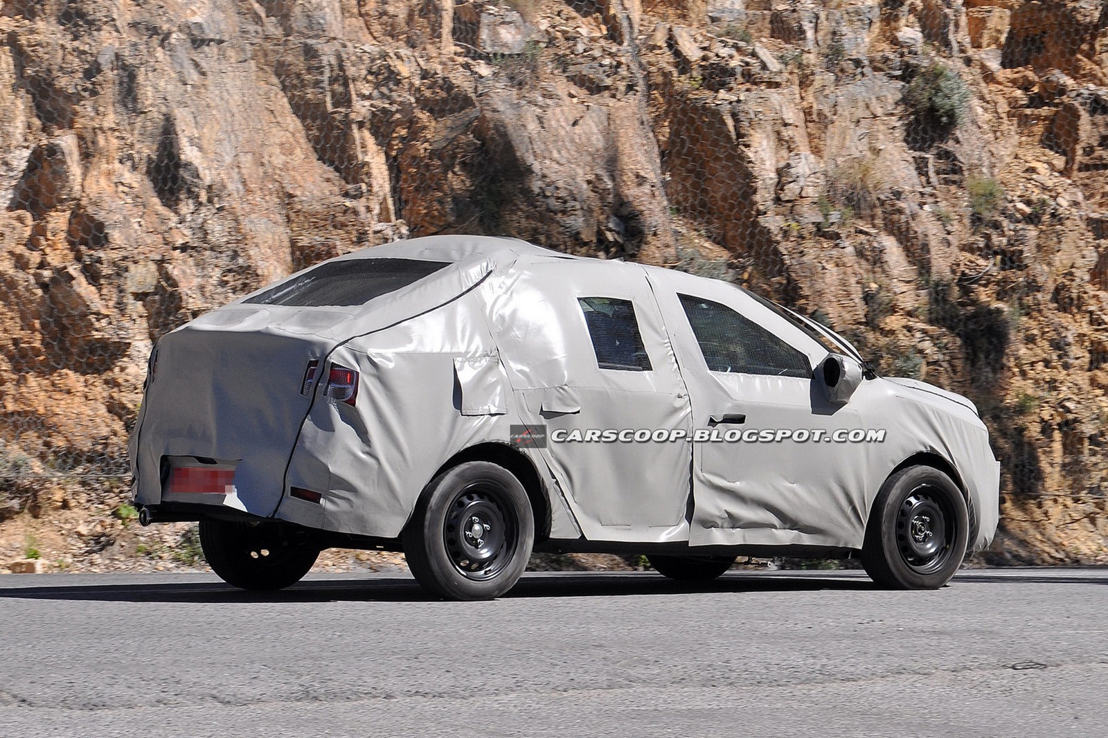 [2014-Dacia-Logan-Sedan-5%255B3%255D.jpg]