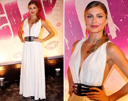 [Vestidos%2520com%2520decote%2520lateral%25201%255B2%255D.jpg]