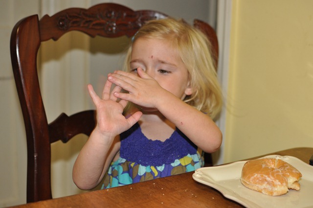 [it%2527s%2520like%2520a%2520cinnamon%2520roll%2521%2520070811%2520%25285%2529%255B4%255D.jpg]