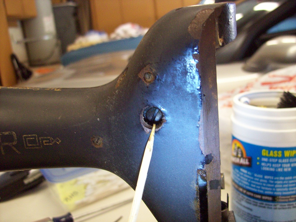 [screw-in-access-hole3.jpg]