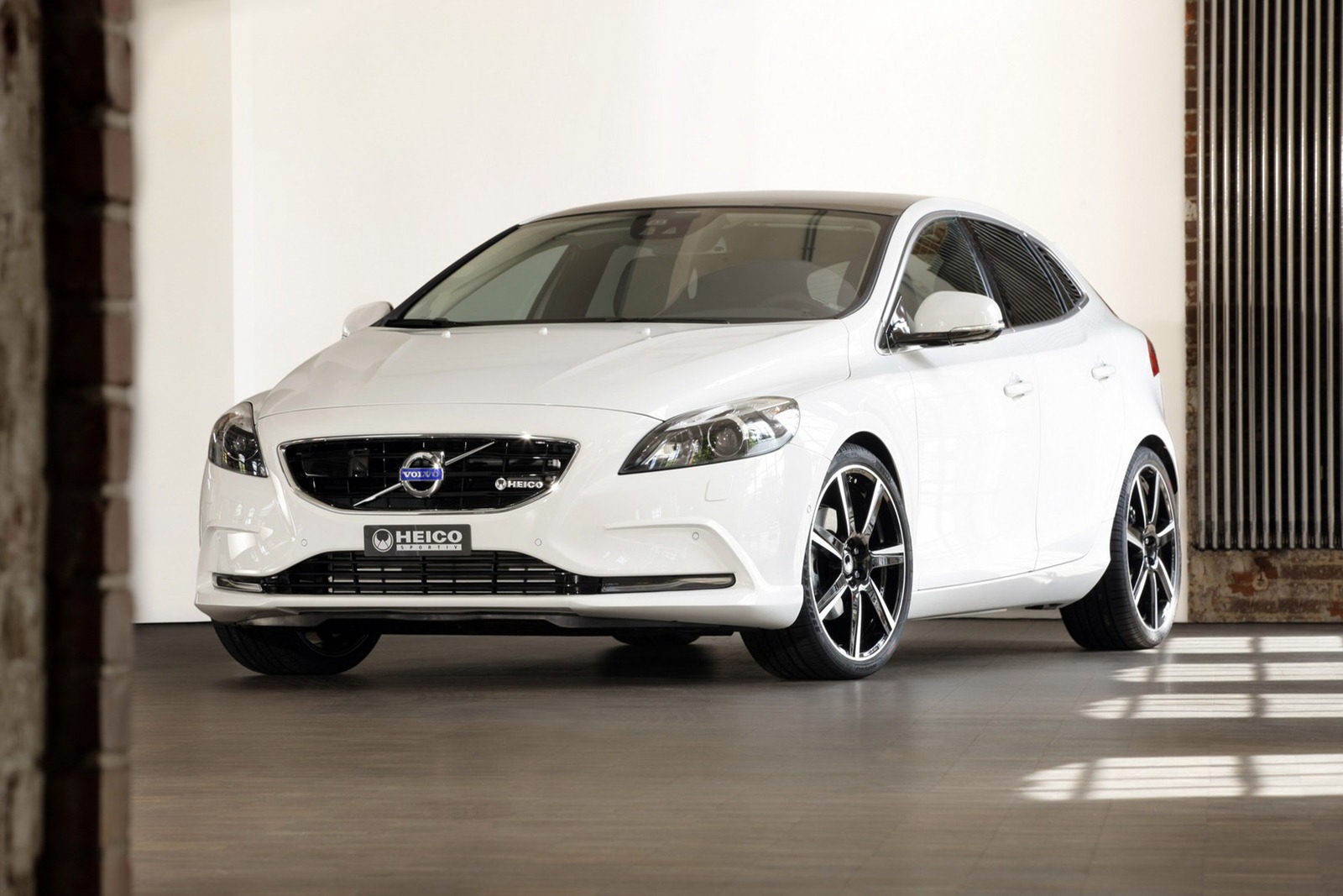 [Heico-Sportiv-Volvo-V40-2%255B2%255D.jpg]