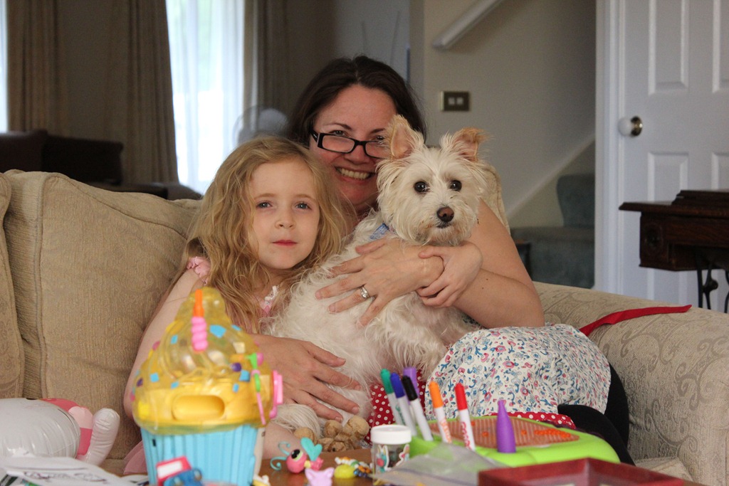 [Vik-March-2012-with-Kayla-and-Rosie4.jpg]