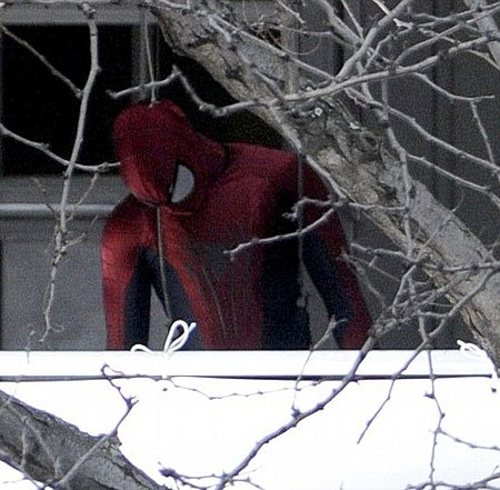 The Amazing Spider-Man 2 Set Photos with Andrew Garfield in Costume 04