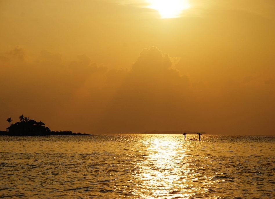 [Golden%2520Sunset.jpg]