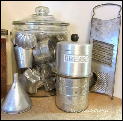 aluminum in Glass organized clutter pic