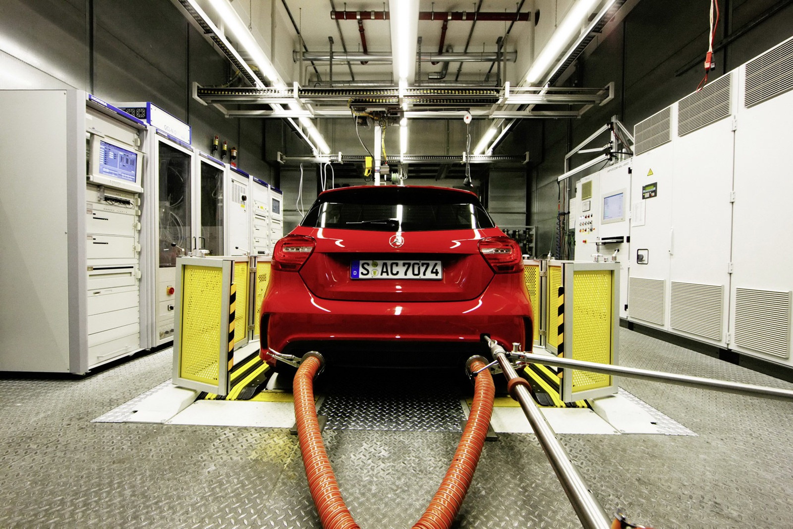 [Mercedes-A-Class-2013-13%255B2%255D.jpg]