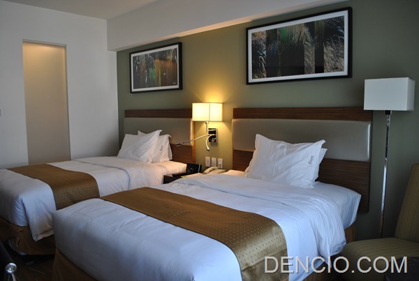 Holiday Inn & Suites Makati 29
