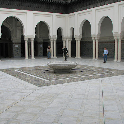 Mosquee de Paris - Courtyard , Source: http://www.flickr.com/photos/37409770@N00/3651340726 3651340726.jpg