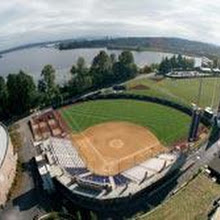 Great start for UW Softball