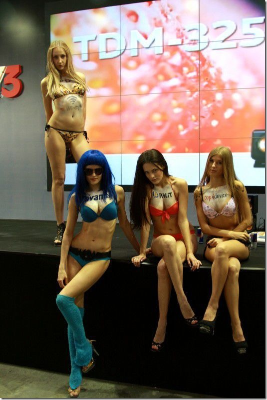 igromir-cosplay-girls-26