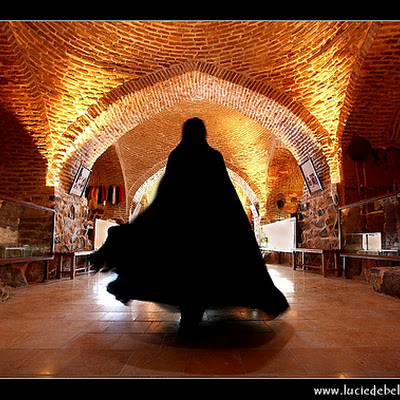 Iran - Mystery Woman in Virani Caravanserai in Mashhad , Source: http://www.flickr.com/photos/22638088@N04/4160107736 4160107736.jpg