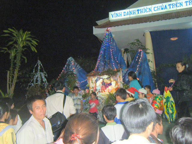 Thánh lễ Giáng sinh tại giáo xứ Đa Lộc 2012