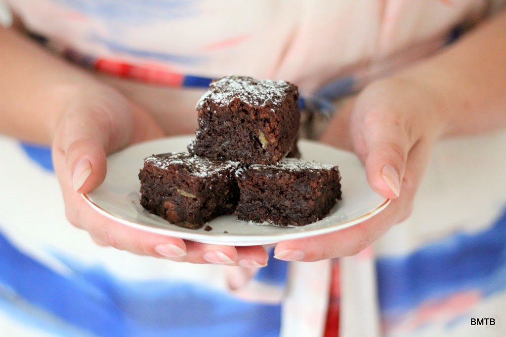[Banana%2520Brownies%2520by%2520Baking%2520Makes%2520Things%2520Better%2520-%2520want%2520some...%255B11%255D.jpg]