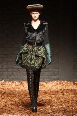 151360_222522_mcq_runway_web_
