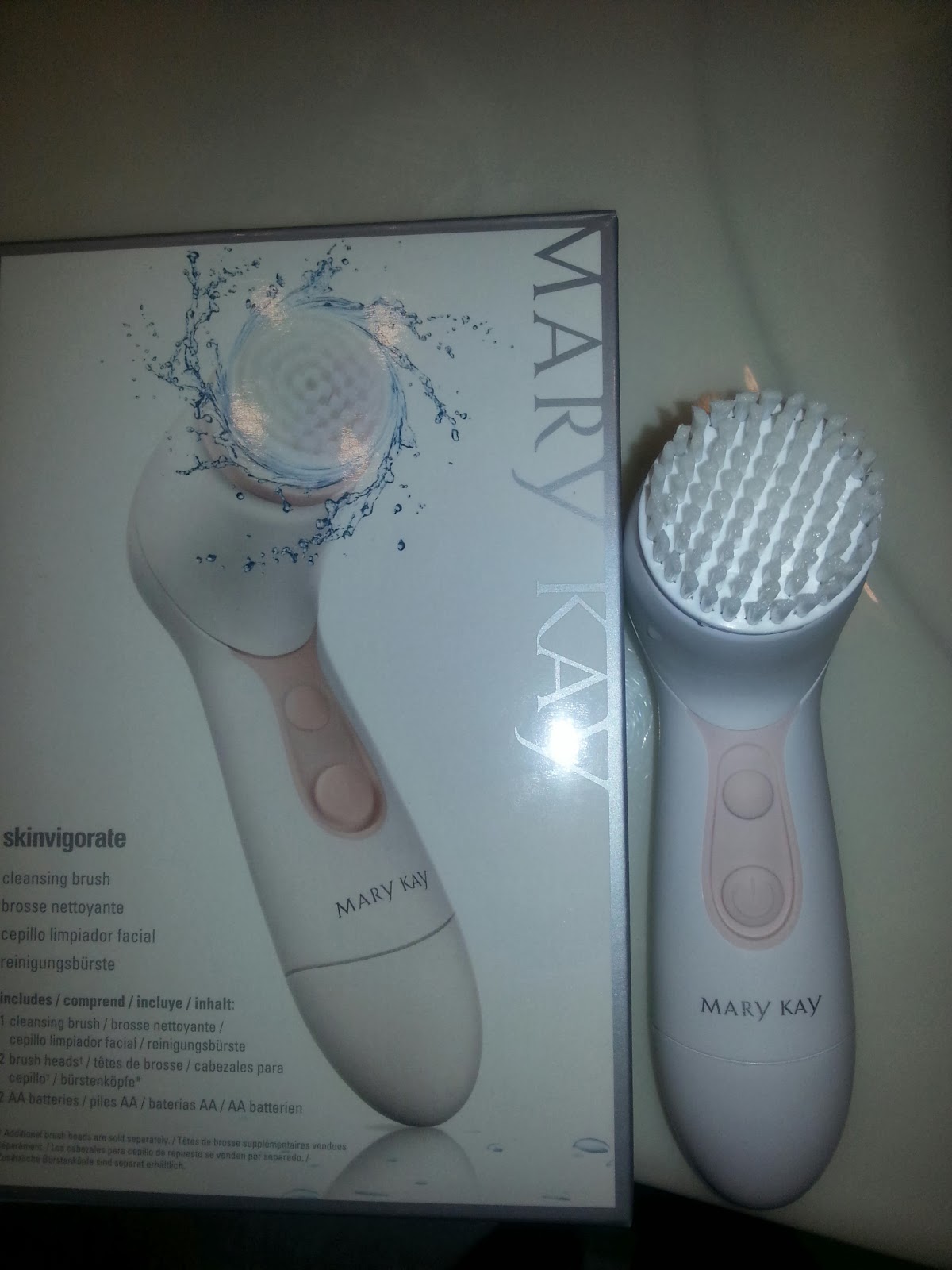 Khandy's MaryKay Mary Kay Skinvigorate cleansing brush, Khandy Bryant