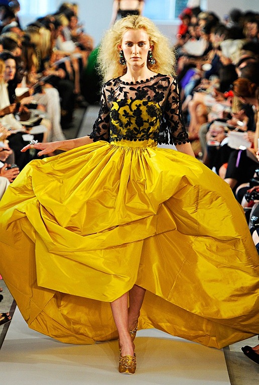 oscar-de-la-renta-rtw-ss2012-runway-01_002349506367 oscar-de-la-renta-rtw-ss2012-runway-01_002349506367