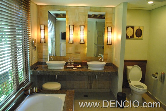 Crimson Resort and Spa Mactan Cebu Rooms 085