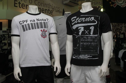 [Corinthians-Sao_Paulo-Santos-marketing-provocacao_LANIMA20120302_0075_39%255B3%255D.jpg]