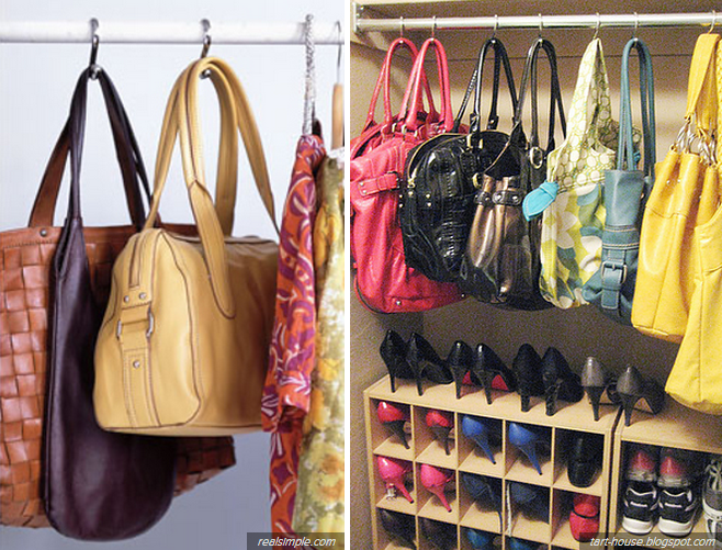 Pendure as suas bolsas com ganchos de cortinas de banheiro. bolsa cabide