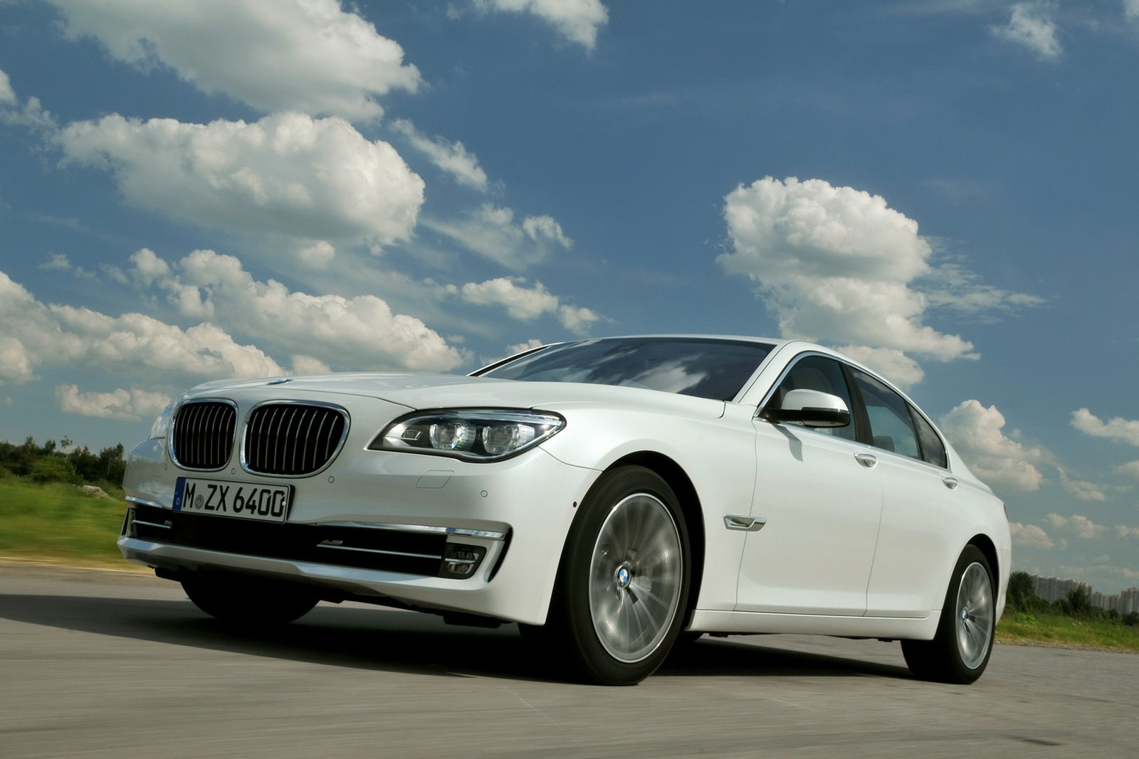 [2013-BMW-7-Series-14%255B5%255D.jpg]