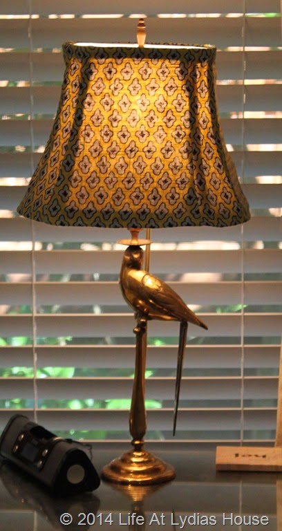 [parrot%2520lamps%2520with%2520blu%2520and%2520green%2520shade%255B17%255D.jpg]