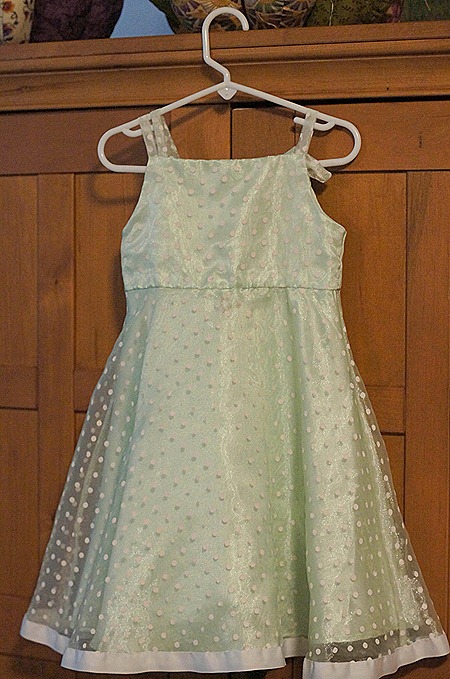 Make a Christmas tree skirt from a girls dress - choosetothrive.blogspot.com