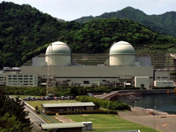 Oi Nuclear Power Plant Unit 3, Unit 4, in Oi District, Fukui Prefecture, Japan, May 1993. KEI at ja.wikipedia