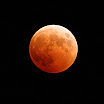 gpw-200702-65-UnitedStatesNavy-041027-N-9500T-001-Moon-reflects-sunrise-sunset-colors-total-lunar.jpg