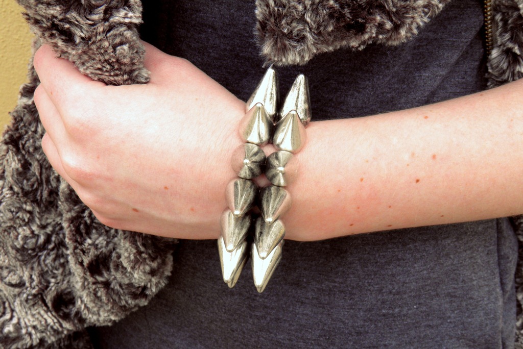 [OASAP%2520spiked%2520bracelet%255B5%255D.jpg]