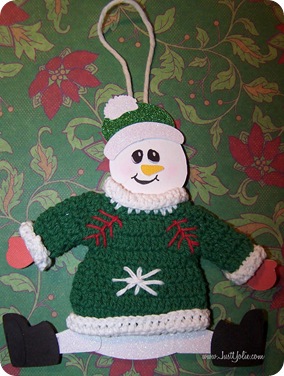 yolie snowman in sweater