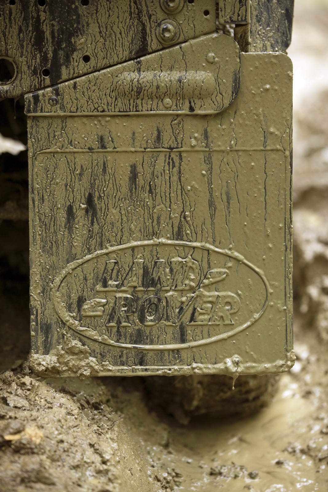 [2013-LR-Defender-21%255B2%255D.jpg]