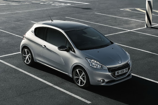 Peugeot-208-07.jpg