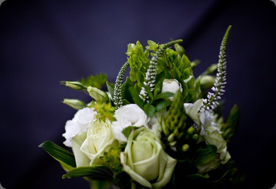green-rose-mint-white-lisianthus-bouquet Anna and Spencer Photography boukates