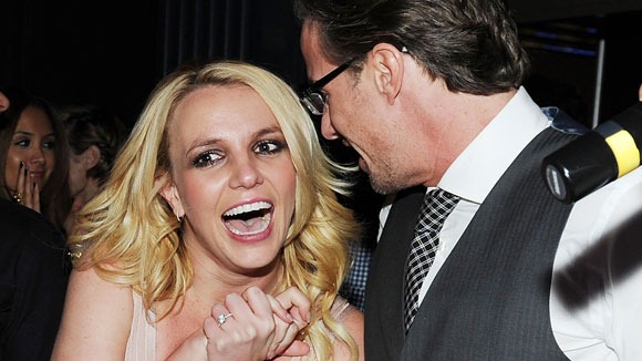 [Britney-Spears-and-Jason-Trawick-Engagement-ring-161211%255B4%255D.jpg]