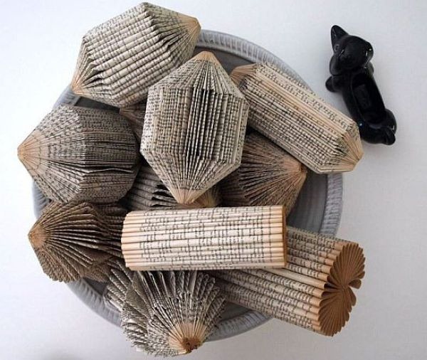 [astonishing_book_sculptures_640_244.jpg]
