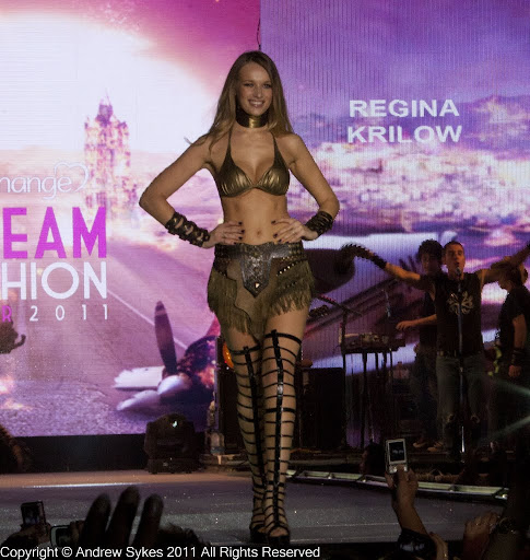 Fernanda Tavarez - Monange Dream Fashion Tour 2010 | Mega Model | 7 de